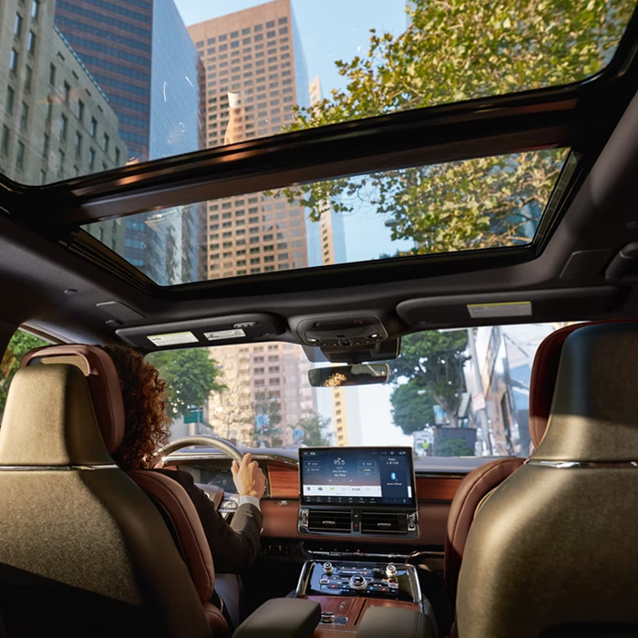 Lincoln Navigator panoramic vista roof